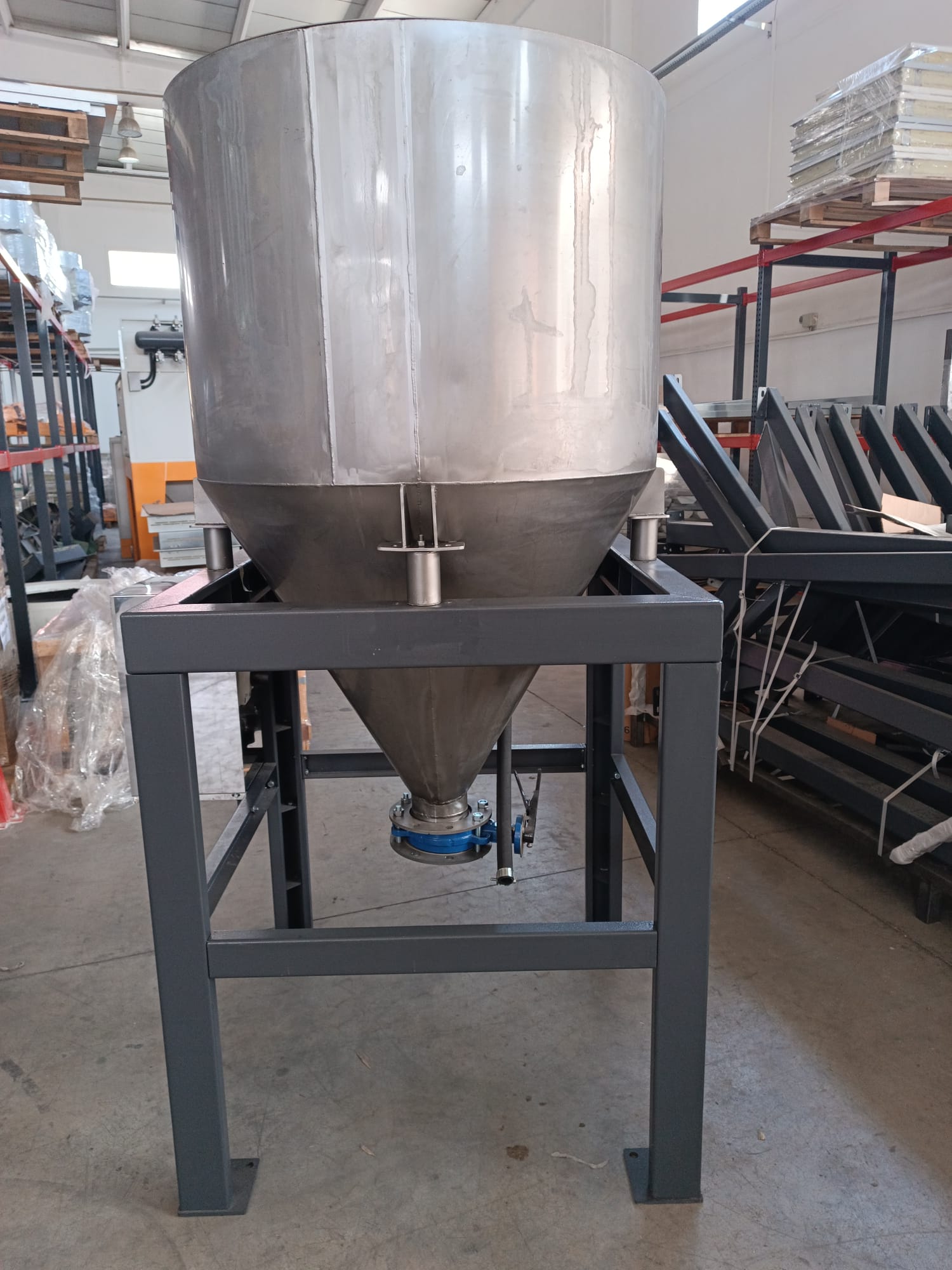 Dekantasyon (Çökeltme) Tankı